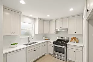 218 Crystal Knoll Blvd, Georgetown, TX 78626 - Photo 10