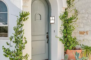 700 Furlong Dr, Austin, TX 78746 - Photo 2