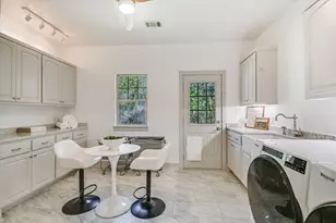 700 Furlong Dr, Austin, TX 78746 - Photo 20