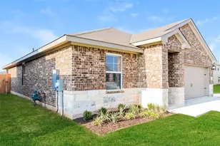 1021 Round Bale Rd, Hutto, TX 78634 - Photo 2