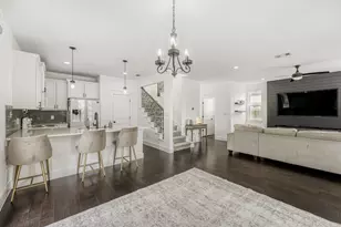 125 Irene St, Elgin, TX 78621 - Photo 4