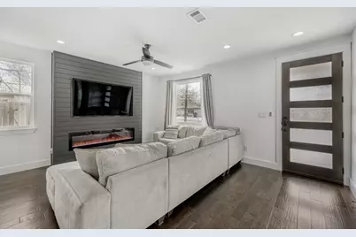 125 Irene Street, Elgin, TX 78621 - Photo 6