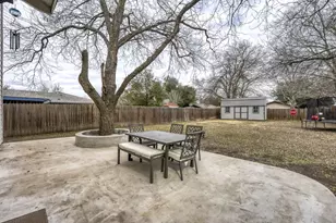 125 Irene St, Elgin, TX 78621 - Photo 20