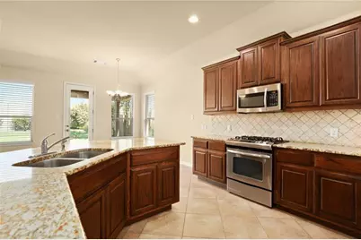 112 W Adelanta Place, Round Rock, TX 78681 - Photo 6