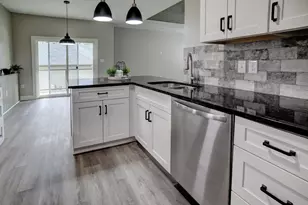 121 S Kanaio Dr, Bastrop, TX 78602 - Photo 28