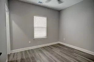 121 S Kanaio Dr, Bastrop, TX 78602 - Photo 36