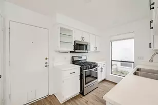6705 Lancret Hill Dr, Austin, TX 78745 - Photo 8