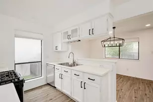 6705 Lancret Hill Dr, Austin, TX 78745 - Photo 10