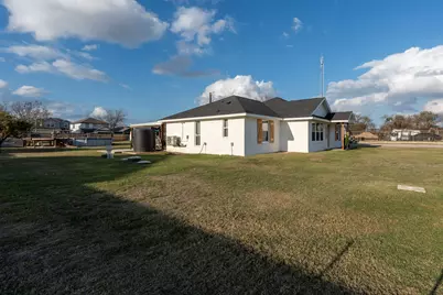 12106 Laws Road, Buda, TX 78610 - Photo 24