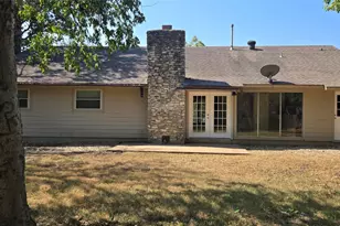 2104 Village Way Dr, Austin, TX 78745 - Photo 2