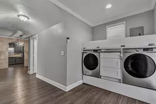 1915 Canterbury St, Austin, TX 78702 - Photo 24