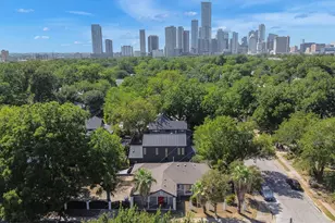 1915 Canterbury St, Austin, TX 78702 - Photo 2