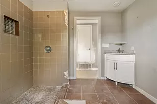 7402 Providence Ave, Austin, TX 78752 - Photo 14