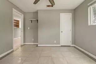 7402 Providence Ave, Austin, TX 78752 - Photo 22