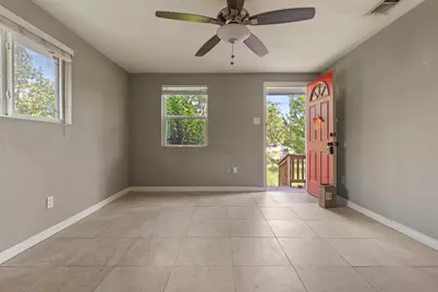 7402 Providence Avenue, Austin, TX 78752 - Photo 10