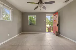 7402 Providence Ave, Austin, TX 78752 - Photo 10