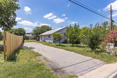 7402 Providence Avenue, Austin, TX 78752 - Photo 2