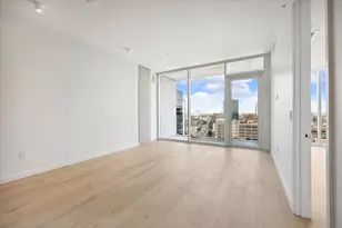 313 W 17th St, Austin, TX 78701 - Photo 4