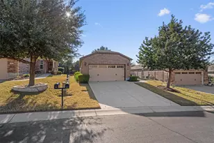 307 Kickapoo Creek Ln, Georgetown, TX 78633 - Photo 2