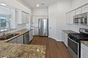 404 Stewart Dr, Hutto, TX 78634 - Photo 6