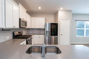717 Legends Ln, Georgetown, TX 78628 - Photo 6