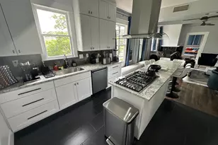 3210 Hampton Rd, Austin, TX 78705 - Photo 24