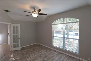 437 Sweet Gum Dr, Kyle, TX 78640 - Photo 2