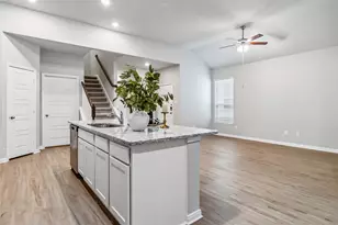 957 Staglin St, Buda, TX 78610 - Photo 10