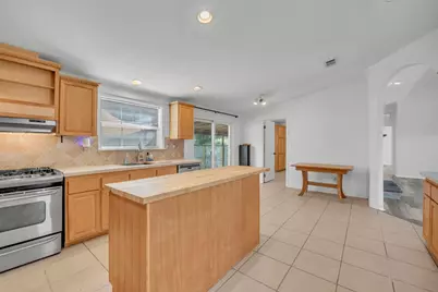 105 Holman Circle, Gatesville, TX 76528 - Photo 6