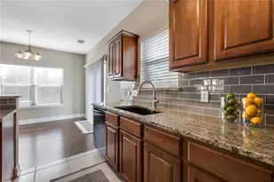 6011 Fairway St, Austin, TX 78741 - Photo 10