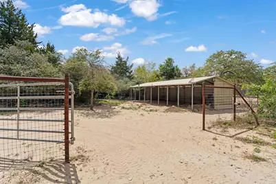 10996 Cr 311, Rockdale, TX 76567 - Photo 26