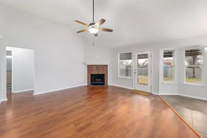 214 Crystal Knoll Boulevard, Georgetown, TX 78626 - Photo 4