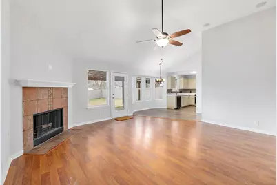 214 Crystal Knoll Boulevard, Georgetown, TX 78626 - Photo 4