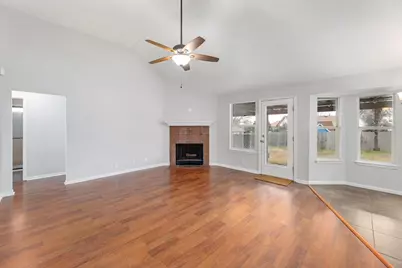 214 Crystal Knoll Boulevard, Georgetown, TX 78626 - Photo 4
