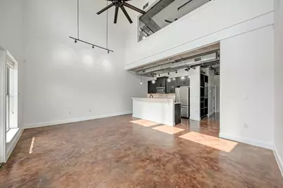 807 E 14th Street #305, Austin, TX 78702 - Photo 4