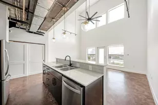 807 E 14th St, Austin, TX 78702 - Photo 26