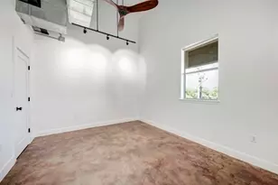 807 E 14th St, Austin, TX 78702 - Photo 28