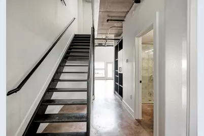 807 E 14th Street #305, Austin, TX 78702 - Photo 2
