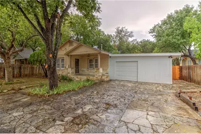607 E 15th Street, Georgetown, TX 78626 - Photo 2