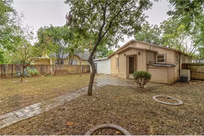 607 E 15th Street, Georgetown, TX 78626 - Photo 28