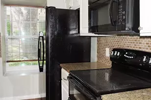 6627 Valleyside Rd, Austin, TX 78731 - Photo 10