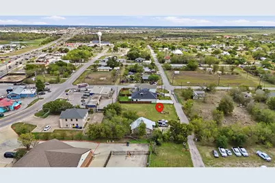 305 W Lane Avenue, Manor, TX 78653 - Photo 8
