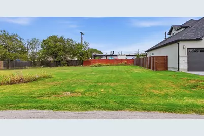 305 W Lane Avenue, Manor, TX 78653 - Photo 6