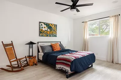 904 Acorn Oaks Drive, Austin, TX 78745 - Photo 16