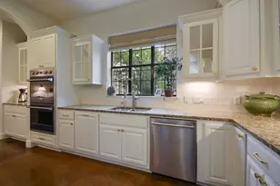 303 Rolling Green Dr, Lakeway, TX 78734 - Photo 14