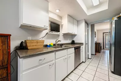 7805 Wakefield Drive, Austin, TX 78749 - Photo 14