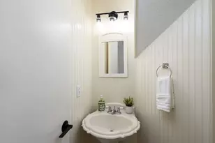 13208 Vendrell Dr, Austin, TX 78729 - Photo 12