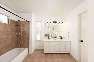 13208 Vendrell Dr, Austin, TX 78729 - Photo 16