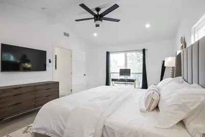 2001 Wychwood Drive, Austin, TX 78746 - Photo 20