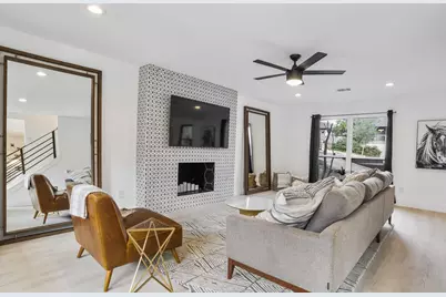 2001 Wychwood Drive, Austin, TX 78746 - Photo 12
